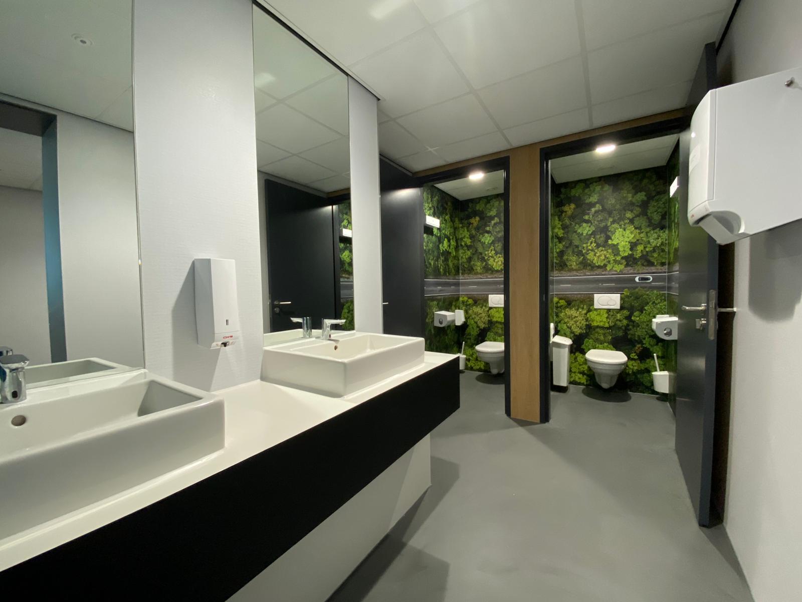 Leaseplan washroom toilet experience